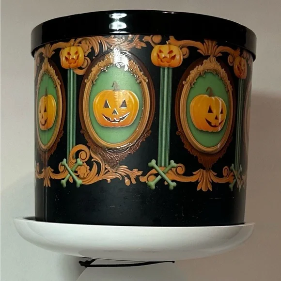 Bath & Body Works Pumpkin Carving 3-Wick Candle Halloween 2025 - Picture 2 of 7